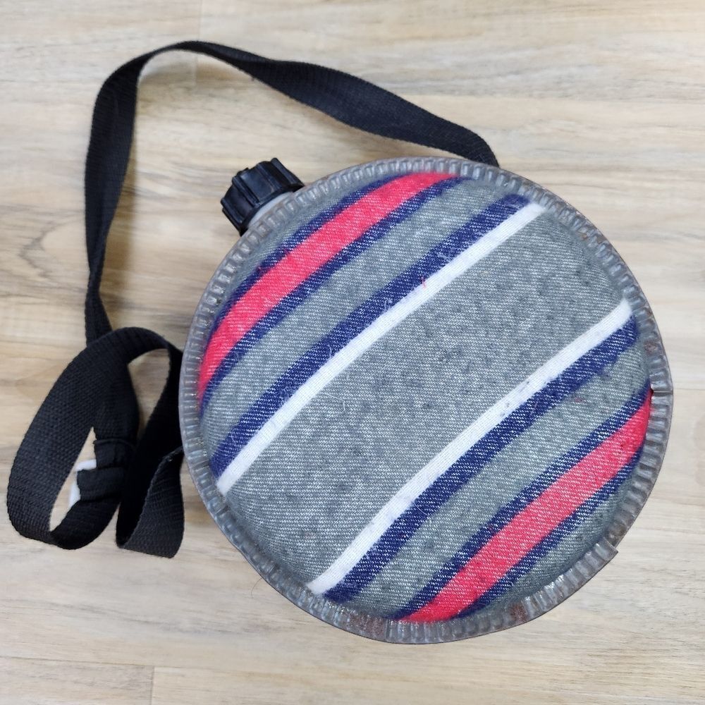🔸️Vintage Striped Fabric Lightweight Canteen w/Adjustable Strap